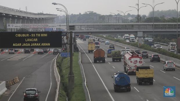 Jelang Libur Nataru, Tarif Tol Jagorawi Naik. (վ/Andrean Kristianto)