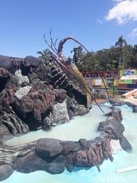 Ada Lobster Jumbo Bisa Diajak Foto-foto di Pangandaran