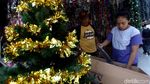 Berburu Aneka Pernak-Pernik Natal di Pasar Pagi Jakarta