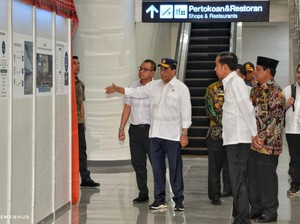 Didampingi Menhub, Jokowi Resmikan Terminal Baru Bandara Syamsudin Noor