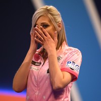 Ini tentunya adalah salah satu momen terbaik yang pernah aku alami. Aku hanya sangat senang. Aku telah mencetak sejarah. Aku tidak mempercayainya. Aku telah membuat prestasi untuk (dunia) darts wanita, ungkapnya. Foto: Getty Images