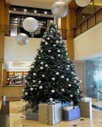Perayaan Natal & Tahun Baru dengan Nuansa Putih di Aryaduta Jakarta