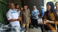 Menurut Gati, kementerian akan terus melakukan pembinaan bagi para pelaku IKM alat perkakas pertanian, terutama cangkul. Agar bisa meningkatkan produktivitas dan kualitasnya.