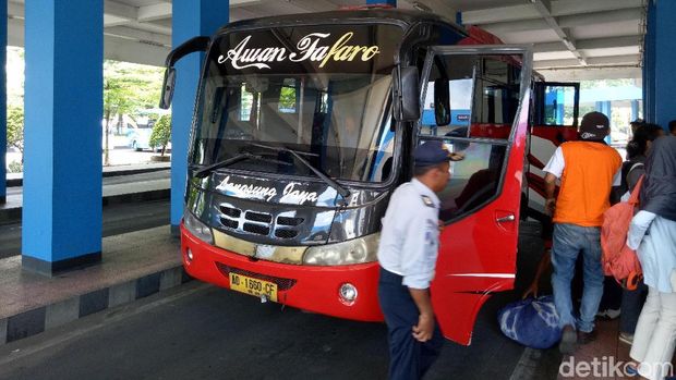  Terminal Tirtonadi, Solo
