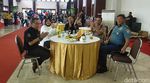 Momen Risma Potong Tumpeng HUT Transmedia di Biro Jatim