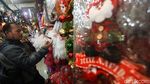 Berburu Aneka Pernak-Pernik Natal di Pasar Pagi Jakarta