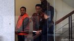 Diperiksa KPK Miftahul Ulum Tersenyum Tipis