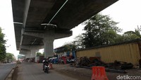 Dalam pengerjaan tol ini sudah mulai terlihat konstruksi box girder badan jalan sudah dinaikkan dan tersambung.