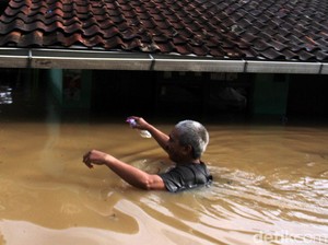 Berita Hari Ini di Jabar: Banjir Dayeuhkolot hingga Truk Tewaskan 3 Orang