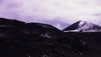 Ini adalah Pulau Surtsey di Islandia. UNESCO menyebutkan bahwa pulau di Islandia ini hanya dibuka untuk beberapa peneliti yang terlatih. (Getty Images)