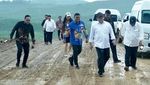 Potret Para Menteri Jokowi Jalan di Lumpur Gegara Mobil Selip