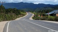 Presiden Joko Widodo (Jokowi) akan meninjau progres pembangunan jalan akses perbatasan Kalimantan Utara, tepatnya di Kecamatan Krayan, kabupaten Nunukan. Jokowi akan meninjau jalan akses perbatasan ruas Long Bawan-Long Midang 10,7 kilometer (km).
