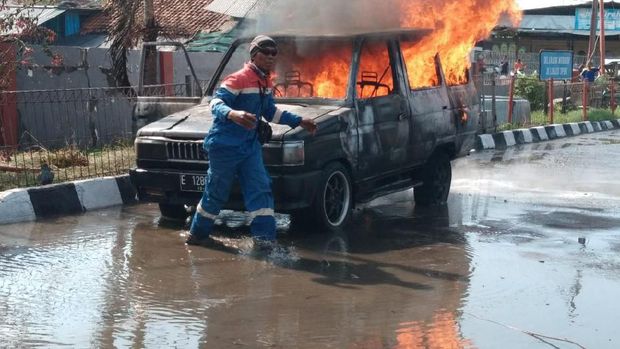 Berita Hari Ini di Jabar: Banjir Dayeuhkolot hingga Truk Tewaskan 3 Orang 