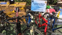Terakhir adalah Gula kristal putih sejumlah 1 ton, Meter air sejumlah 360 pcs, Regulator tekanan sejumlah 750 pcs, Baja TB sejumlah 480 pcs, Sepeda sejumlah 9 pcs.