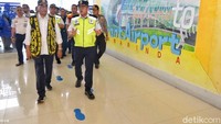 Bandara APT Pranoto terletak tak jauh dari pusat Kota Samarinda dan akan jadi pengganti Bandara Temindung, Samarinda, yang kerap banjir dan tak bisa lagi dikembangkan.