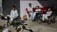Perang tak hanya menghancurkan rumah maupun merampas harta benda warga di Afghanistan. Tak sedikit anak-anak yang turut menjadi korban keganasan perang.