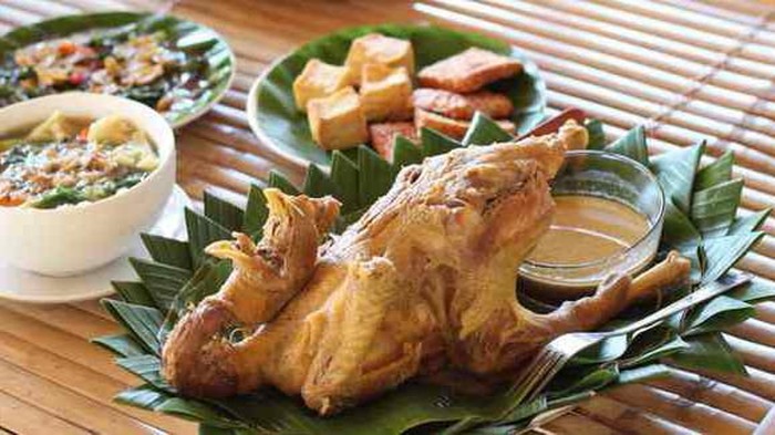 5 Makanan Khas Indonesia yang Populer Dijadikan Menu Natal - Halaman 5