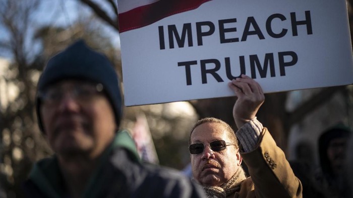 DPR AS memakzulkan Presiden Donald Trump usai menggelar voting dua dakwaan pemakzulan. Proses voting itu pun menarik perhatian masyarakat Amerika Serikat.