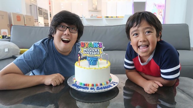Nomor sepuluh, ada Ryan Kaji, YouTuber cilik berusia 12 tahun. Kekayaannya mencapai £78 juta atau Rp 1,5 triliun. Foto: Instagram @ryansworld