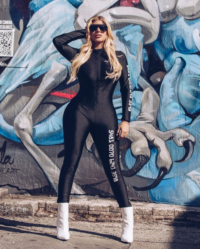 Model Neyleen Ashley menangkap pacarnya yang selingkuh dengan PSK menggunakan Apple Watch-nya. Bintang Instagram yang memiliki lebih dari 1,6 juta pengikut ini pun membuat para penggemarnya kaget atas pernyataannya tersebut. Foto: Instagram