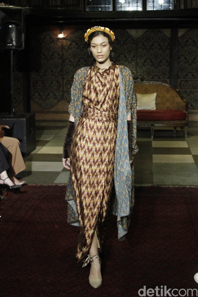 Fashion show Ikat Indonesia by Didiet Maulana bertajuk TerIkat Romansa di Sofia at Gunawarman, Jakarta Selatan, Rabu [18/12/2019]. Foto: Mohammad Abduh/Wolipop