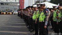 Personel gabungan doa bersama agar pengamanan Natal dan Tahun Baru berjalan lancar.