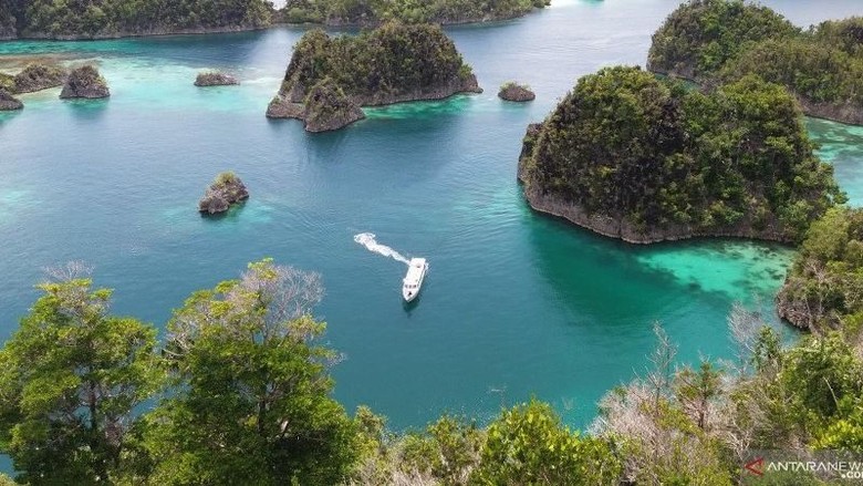 50 Tempat Wisata Indonesia Beserta Penjelasannya