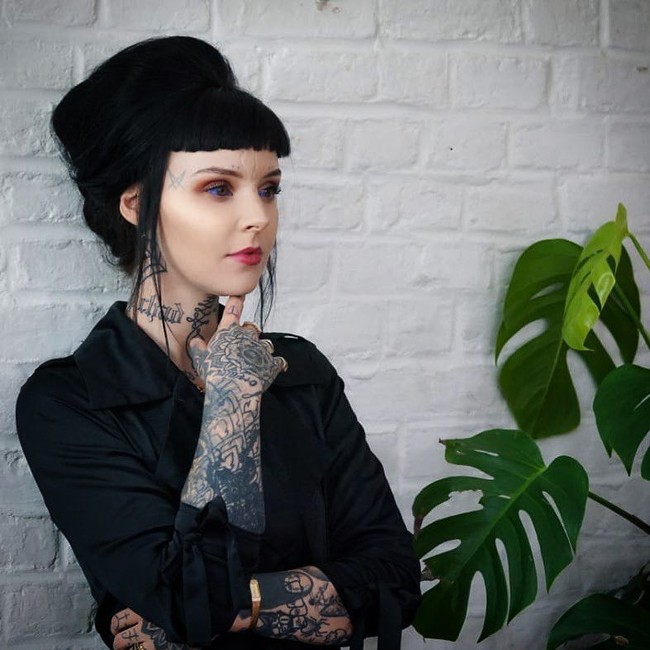 Aku tidak akan berbohong, itu adalah modifikasi tersulit yang aku lalui tapi sakitnya paling sedikit. Mata sangat peka dan pandanganmu sangat penting jadi ada banyak risiko dan itu bukan sesuatu yang kamu ambil dengan mudah. Aku memikirkannya untuk waktu lama, tuturnya. Foto: Instagram