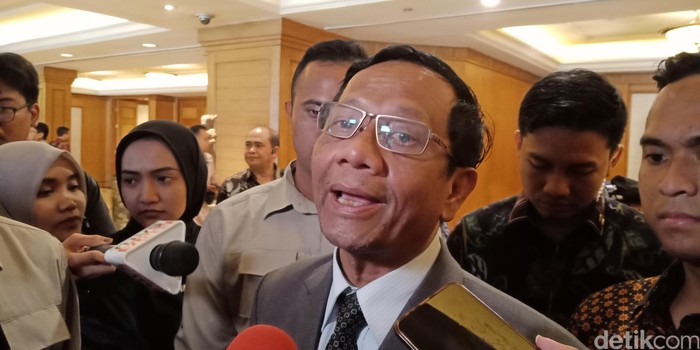 Bahas Omnibus Law Keamanan Laut, Mahfud Md Datangi Kantor Luhut