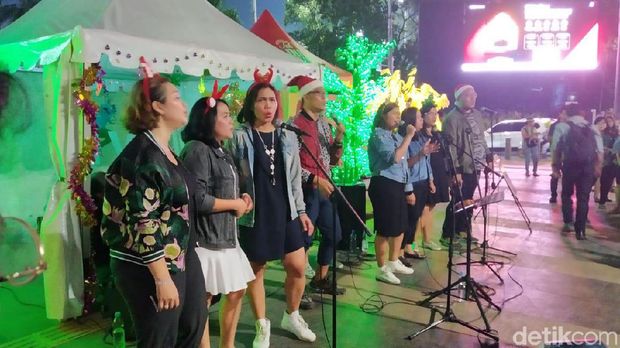Christmas Carol di Trotoar Jakarta Hari Kedua Makin Ramai, Begini Suasananya