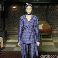 Fashion show Ikat Indonesia by Didiet Maulana bertajuk TerIkat Romansa di Sofia at Gunawarman, Jakarta Selatan, Rabu [18/12/2019]. Foto: Mohammad Abduh/Wolipop