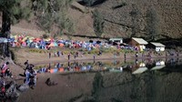Ranu Kumbolo menjadi tempat transit sebelum mencapai puncak Gunung Semeru.  (I Gede Leo Agustina/dtraveler)