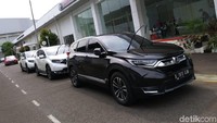 Dari kantor HPM di Sunter, rombongan langsung keluar ke jalan raya dan menuju tol layang Wiyoto Wiyono, gerbang Tanjung Priok. Luthfi Anshori/detikcom.