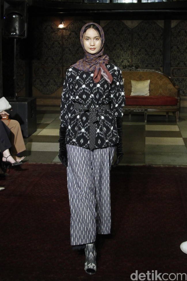 Fashion show Ikat Indonesia by Didiet Maulana bertajuk TerIkat Romansa di Sofia at Gunawarman, Jakarta Selatan, Rabu [18/12/2019]. Foto: Mohammad Abduh/Wolipop