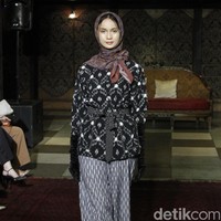 Fashion show Ikat Indonesia by Didiet Maulana bertajuk TerIkat Romansa di Sofia at Gunawarman, Jakarta Selatan, Rabu [18/12/2019]. Foto: Mohammad Abduh/Wolipop