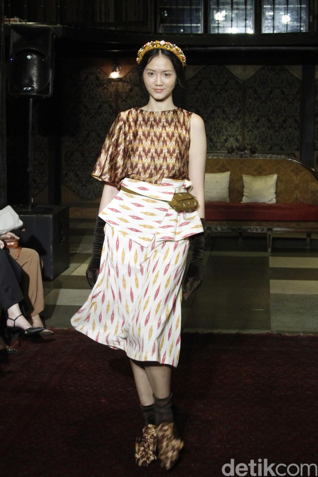 Fashion show Ikat Indonesia by Didiet Maulana bertajuk TerIkat Romansa di Sofia at Gunawarman, Jakarta Selatan, Rabu [18/12/2019]. Foto: Mohammad Abduh/Wolipop