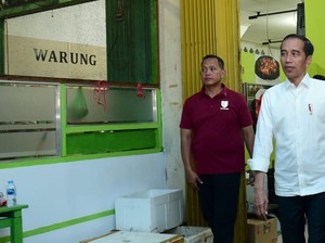 Serunya Presiden Jokowi Makan Seafood dengan Sambal Enak Buatan Gubernur Kaltara