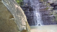 Inilah Air Terjun Watu Gompeng di Kudus, Jawa Tengah. Lokasinya berada di Desa Kuwukan, Kecamatan Dawe, Kudus. Dari pusat kota, bisa ditempuh selama 35 menit saja. (Akrom Hazami/detikcom)