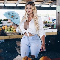 Dia menggunakan uang saya dan waktu luangnya untuk melihat PSK, pergi ke panti pijat atau bahkan memiliki pacar lain di kota yang lain. Saya menggunakan rasa sakit yang saya alami untuk membangun kembali diri saya sendiri. Saya belajar untuk terus bergerak, jelasnya. Foto: Instagram