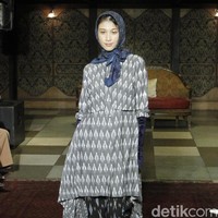 Fashion show Ikat Indonesia by Didiet Maulana bertajuk TerIkat Romansa di Sofia at Gunawarman, Jakarta Selatan, Rabu [18/12/2019]. Foto: Mohammad Abduh/Wolipop
