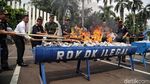 Bea Cukai Musnahkan Rokok dan Miras Ilegal