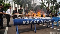 Rokok dan miras ilegal itu pun telah ditetapkan sebagai barang milik negara setelah mendapat persetujuan peruntukan pemusnahan dari menteri Keuangan c.q Direktorat Jenderal Kekayaan Negara.