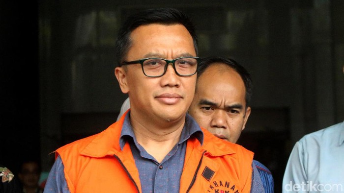 KPK menduga Imam Nahrawi menerima uang melalui Taufik Hidayat sebesar Rp 800 juta. Bagaimana respons eks Menpora tersebut?