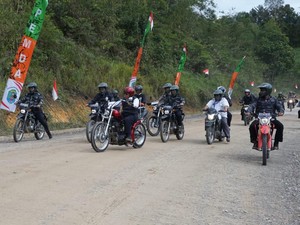 Jajal Jalan Perbatasan Pakai Motor Custom, Jokowi: Kalau Pakai Mobil Beda