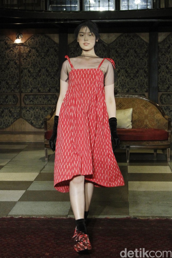 Fashion show Ikat Indonesia by Didiet Maulana bertajuk TerIkat Romansa di Sofia at Gunawarman, Jakarta Selatan, Rabu [18/12/2019]. Foto: Mohammad Abduh/Wolipop