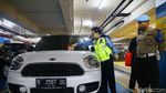 Berburu Penunggak Pajak di Mal Pacific Place