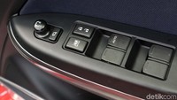 Termasuk juga ubahan di bagian kunci smart key, yang dulunya berbentuk bulat sekarang jadi kotak.