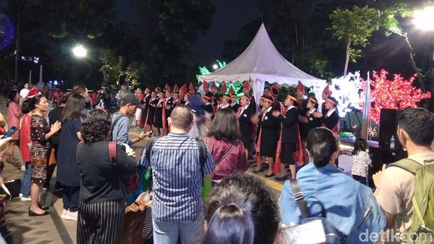 Christmas Carol di Trotoar Jakarta Hari Kedua Makin Ramai, Begini Suasananya