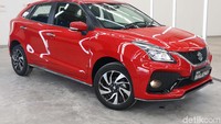 Soal harga, Suzuki New Baleno versi M/T dibanderol Rp 221.000.000, sementara Suzuki New Baleno versi A/T Rp 233.500.000. Harga tersebut berstatus on the road Jakarta.