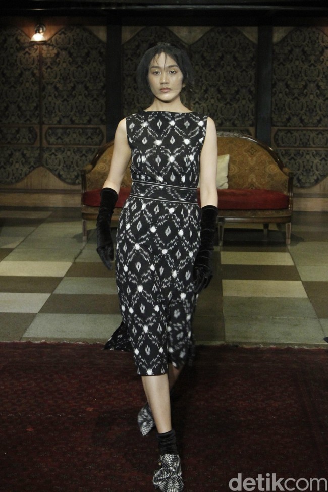 Fashion show Ikat Indonesia by Didiet Maulana bertajuk TerIkat Romansa di Sofia at Gunawarman, Jakarta Selatan, Rabu [18/12/2019]. Foto: Mohammad Abduh/Wolipop